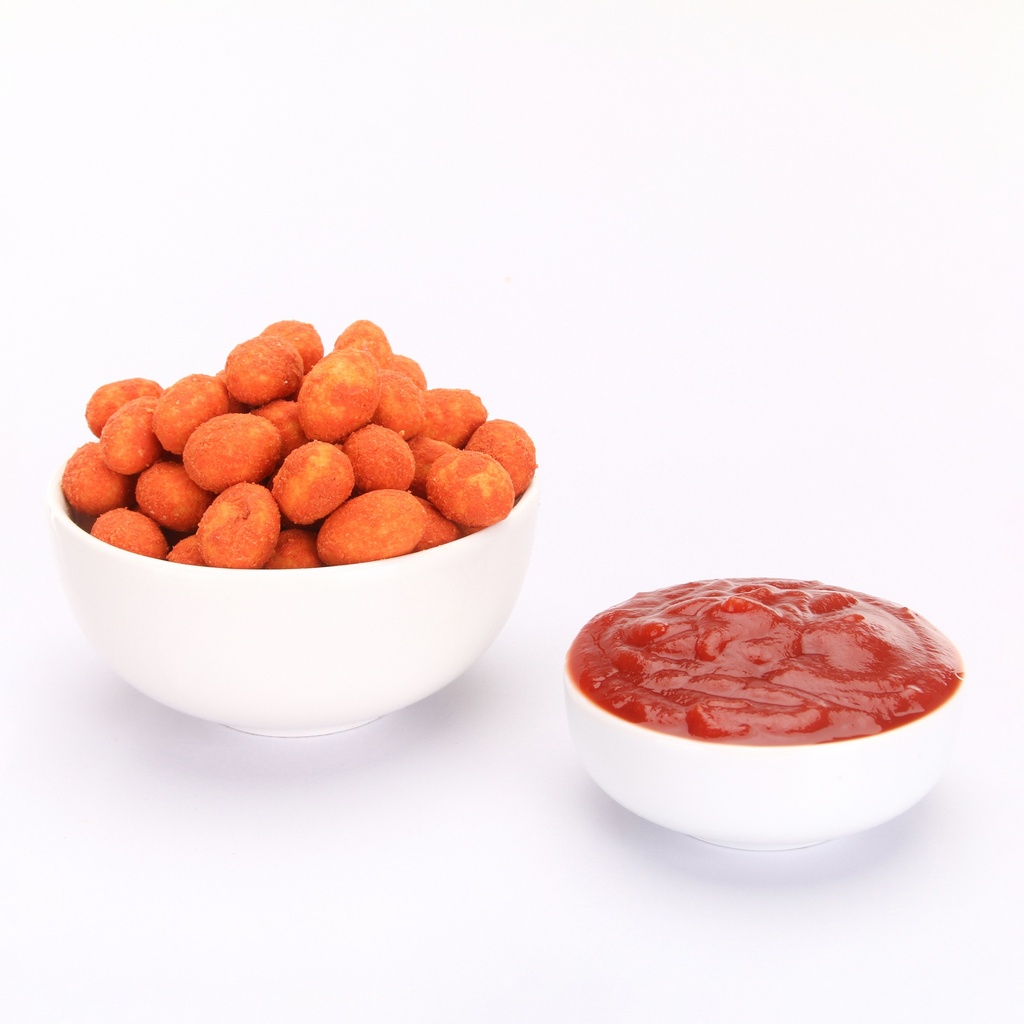 Crunchy peanuts with ketchup